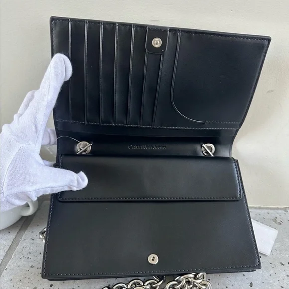 NWT Calvin Klein Minimal Monogram Chain Strap Wallet - Picture 3 of 8